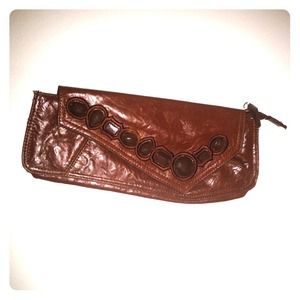 Dark caramel clutch