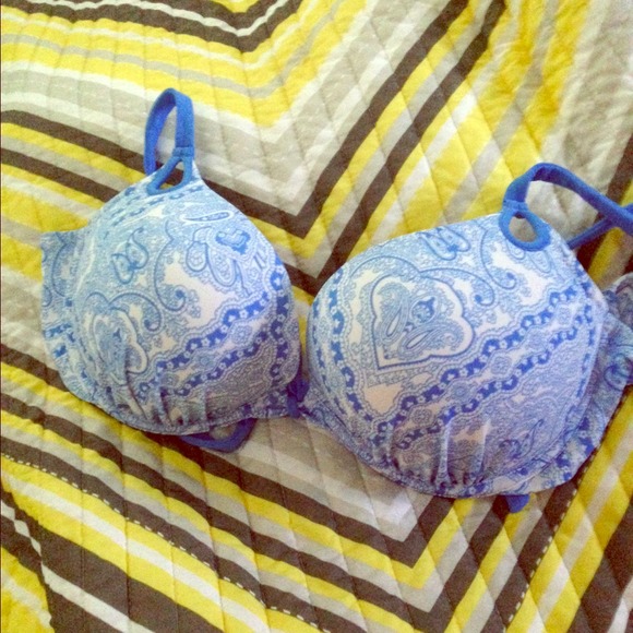 Victoria secret bombshell