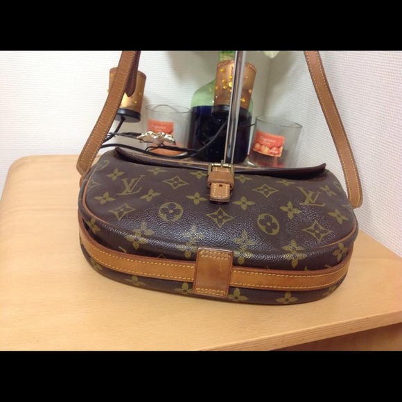 Authentic JEUNE Fille MM crossbody bag