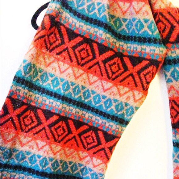Aztec Scarf - Picture 2 of 3