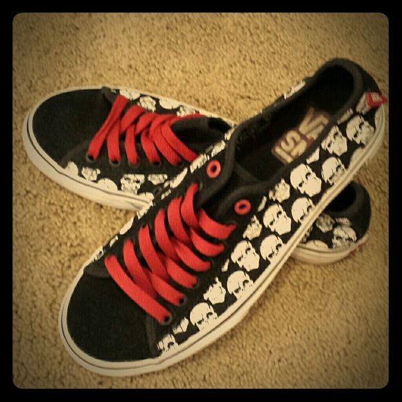 💀Vans with skulls and red laces💀