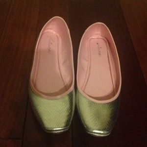 Union bay flat shoes in silver & pink