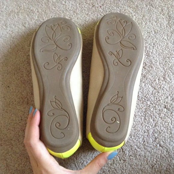 Neon Yellow & Tan Ballet Flats - Picture 4 of 4