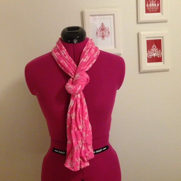 Pink Scarf with Skull Pattern - Picture 2 of 3