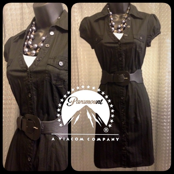 Dresses & Skirts - 🎉HP🎉 A Movie Star Shirt Dress