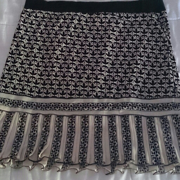 **** SOLD ON VINTED ***Cute skirt