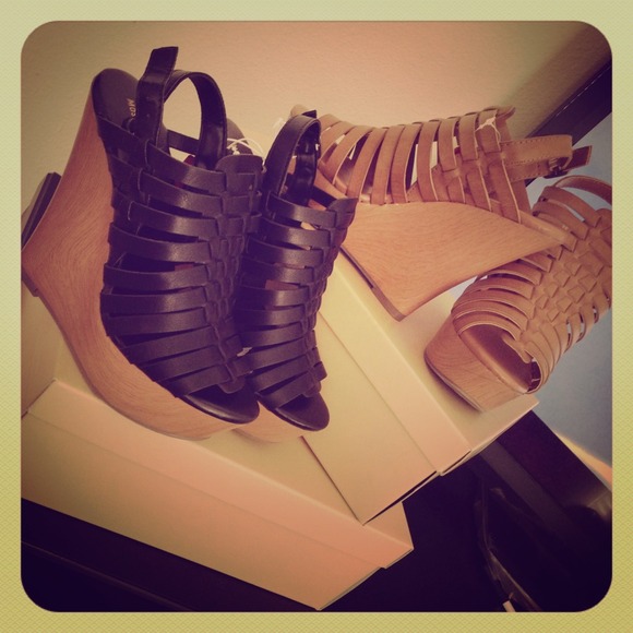 Mossimo supply & co wedges