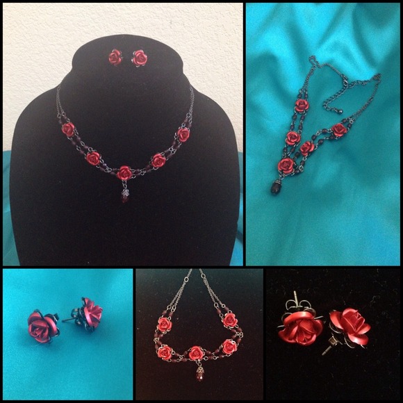 Deep Red Roses Choker 👀