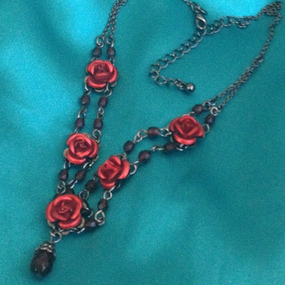 Deep Red Roses Choker 👀 - Picture 2 of 4