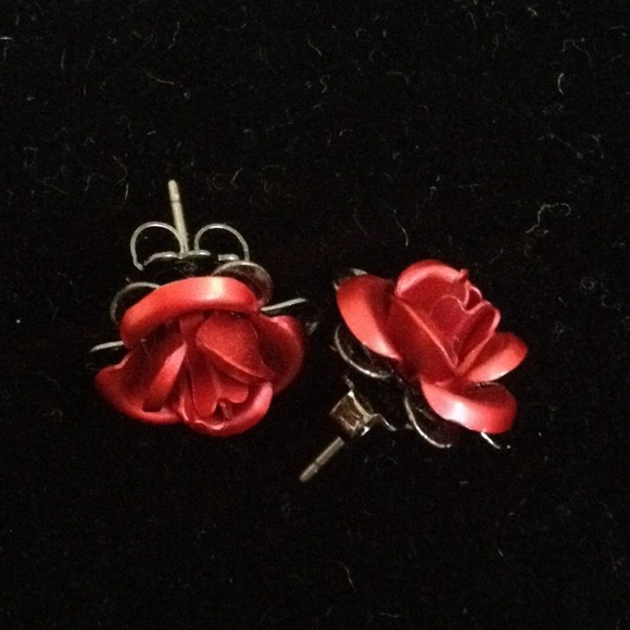 Deep Red Roses Choker 👀 - Picture 3 of 4