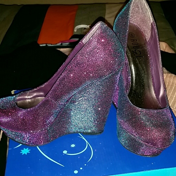 Purplish blue wedges