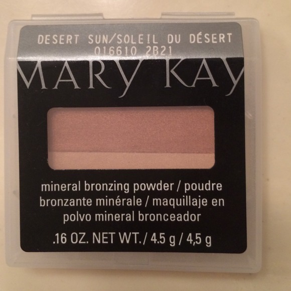 Mary Kay Mineral Bronzing Powder in 'Desert Sun'