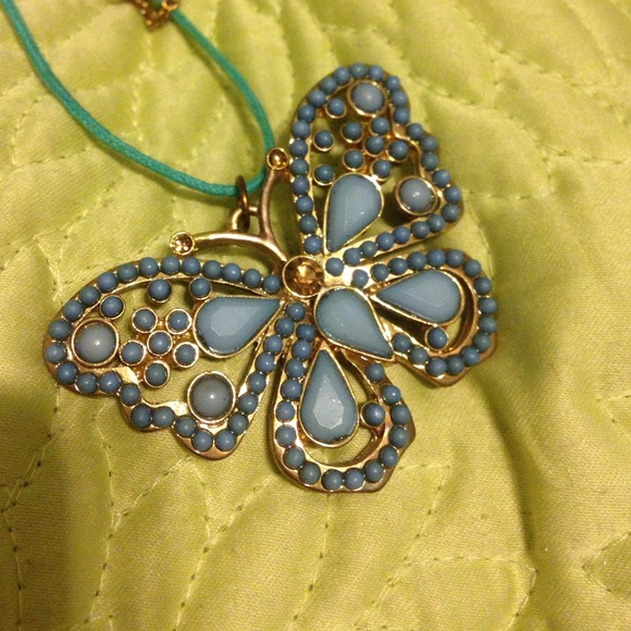 Blue butterfly necklace - Picture 2 of 2