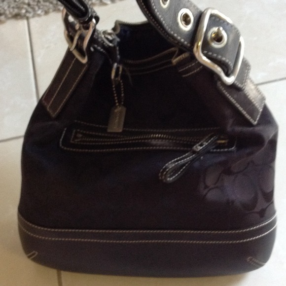 Authentic legacy Coach purse - Picture 3 of 4