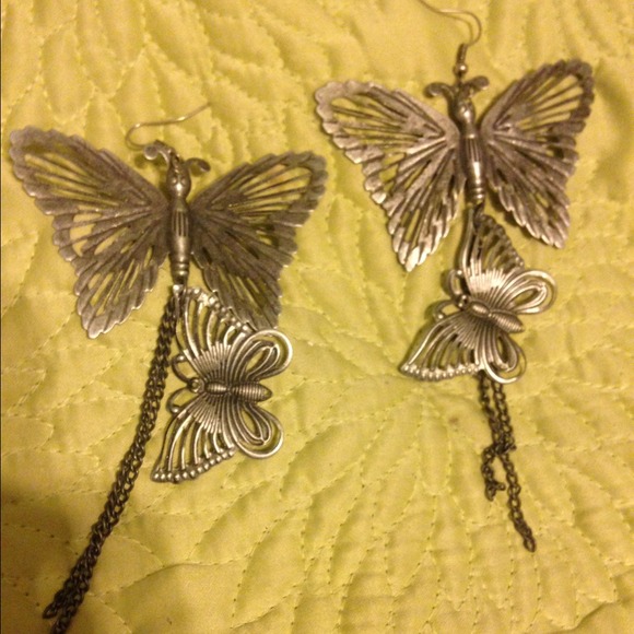 Metal butterfly earrings - Picture 1 of 1