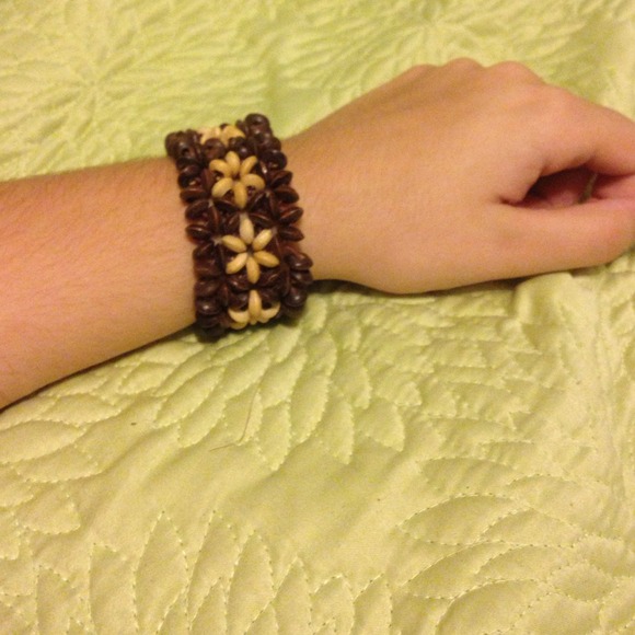 Earthy flower bracelet - Picture 1 of 2