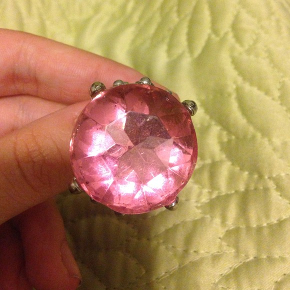 Big pink ring - Picture 3 of 3