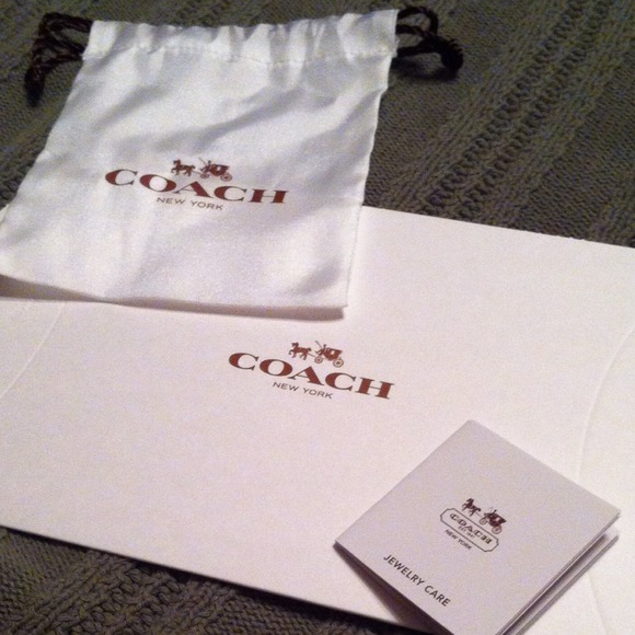 🚫🚫KEEPING🚫🚫Coach Nautical Themed Keychain - Picture 4 of 4