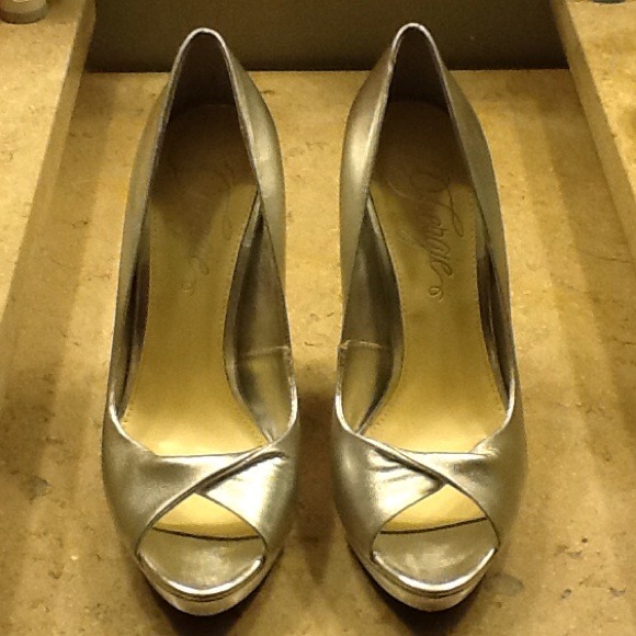 Fergie heels