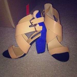 Shoe Dazzle Janiah Sandal. Size 9
