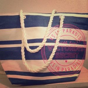 Bundle...vs bag, satin lips and Mary Kay bags