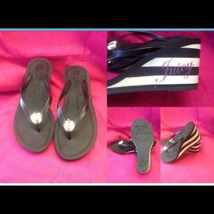 Juicy Couture " Laney" wedge flip flops