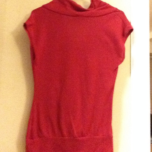 Ladies red shirt - Picture 2 of 2