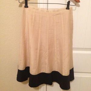Banana Republic skirt in cream and black