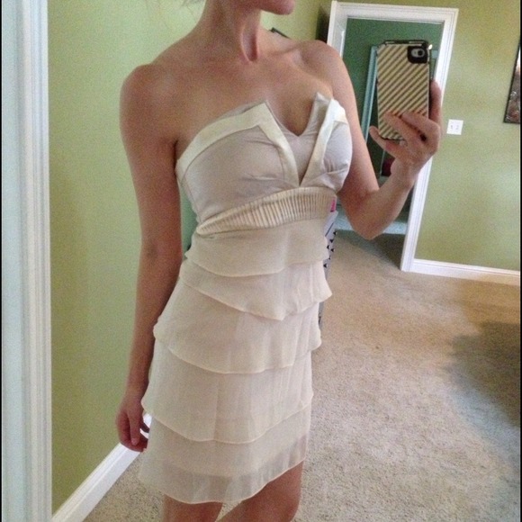 Stunning Ivory dress - Picture 2 of 3