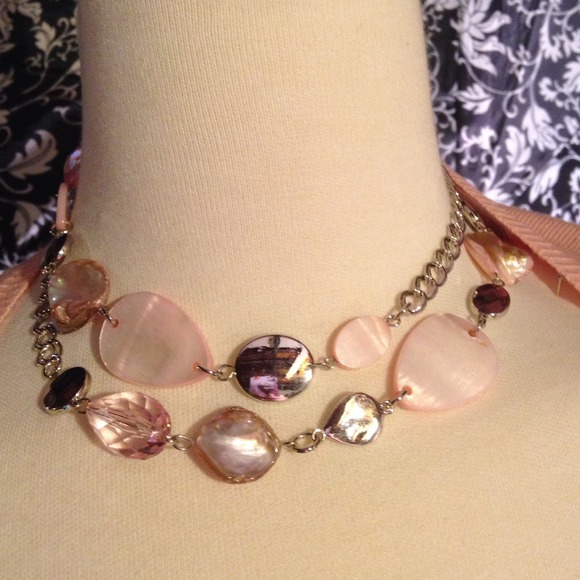 Birch Hill shell style necklace