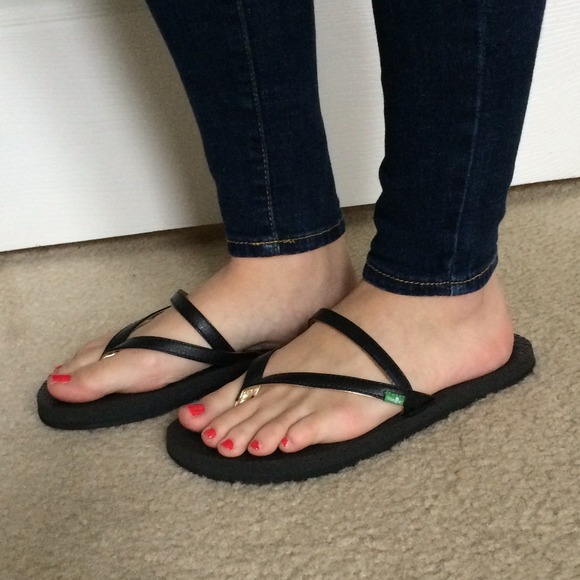Sanuk flip flops