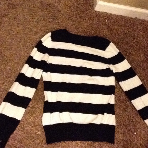 Bundle of Polo sweaters - Picture 2 of 4