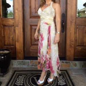 Elegant dress, 100% silk lining polyester exterior