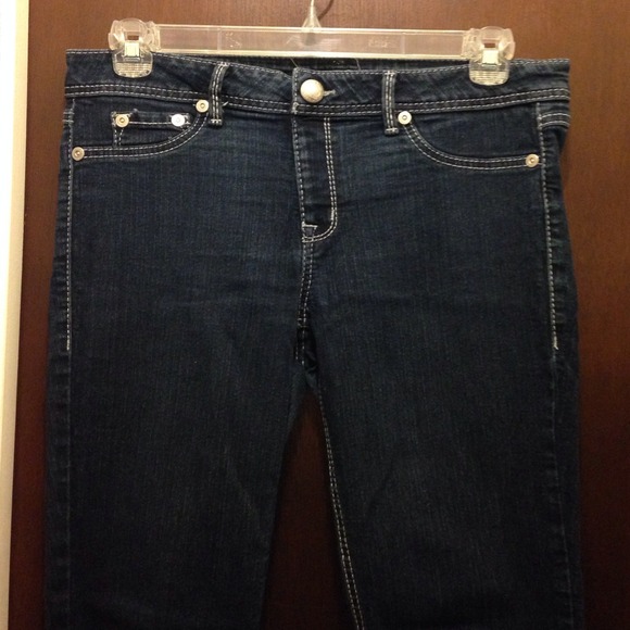 Dark wash skinny jeans.