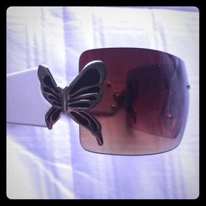 Brown butterfly sunglasses