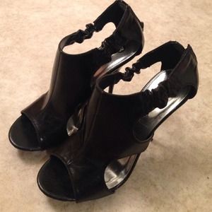 Black sandal heels
