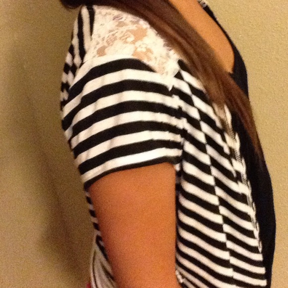 Black shirt with Black and white striped cardigan - Picture 2 of 3