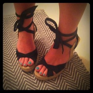 **Reduced** Black and Beige Old Navy Espadrilles