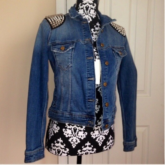 💔SOLD💔Host Pick 4/1🎉Rare Zara Denim Jacket - Picture 2 of 4