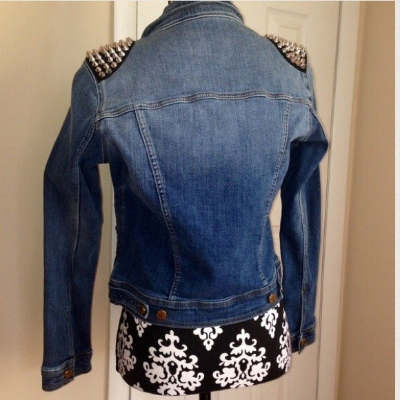 💔SOLD💔Host Pick 4/1🎉Rare Zara Denim Jacket - Picture 3 of 4