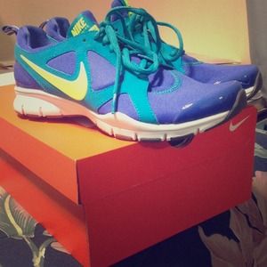 Never been worn nike training shoe