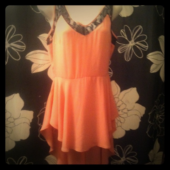 High-low dress Orange-ish color