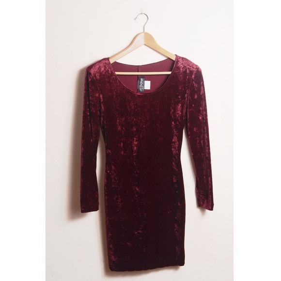 Dresses & Skirts - Vintage Burgundy Velvet Dress