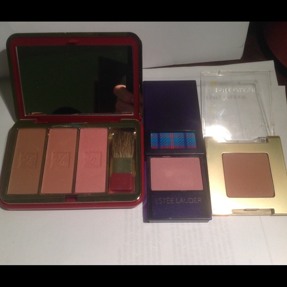 Est?e Lauder blush bundle with extras