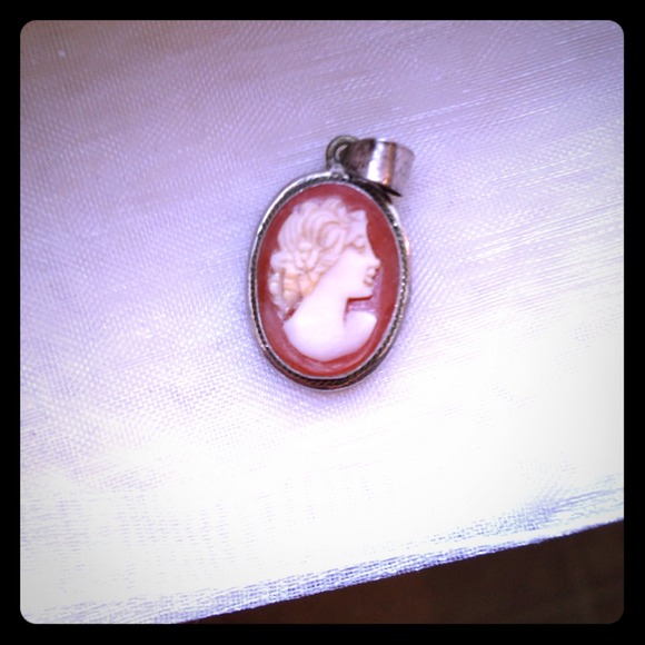 Beautiful Cameo