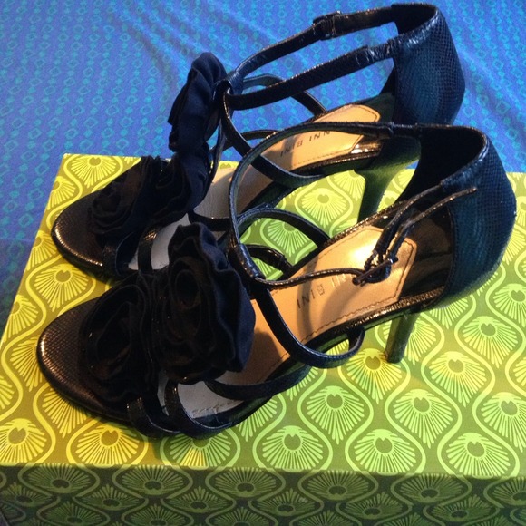 Gianni Bini black heels - Picture 2 of 4