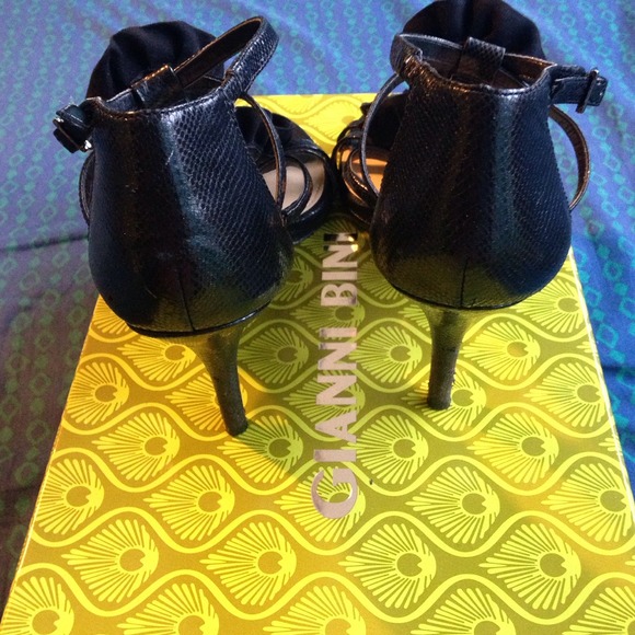 Gianni Bini black heels - Picture 3 of 4