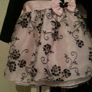 A small baby dress size 12 months