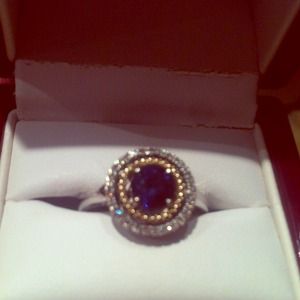 Gorgeous diamond and sapphire ring. Sz 7 Like new!