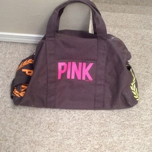 SOLD ⬇️⬇️⬇️Victoria's Secret Large Duffle Bag